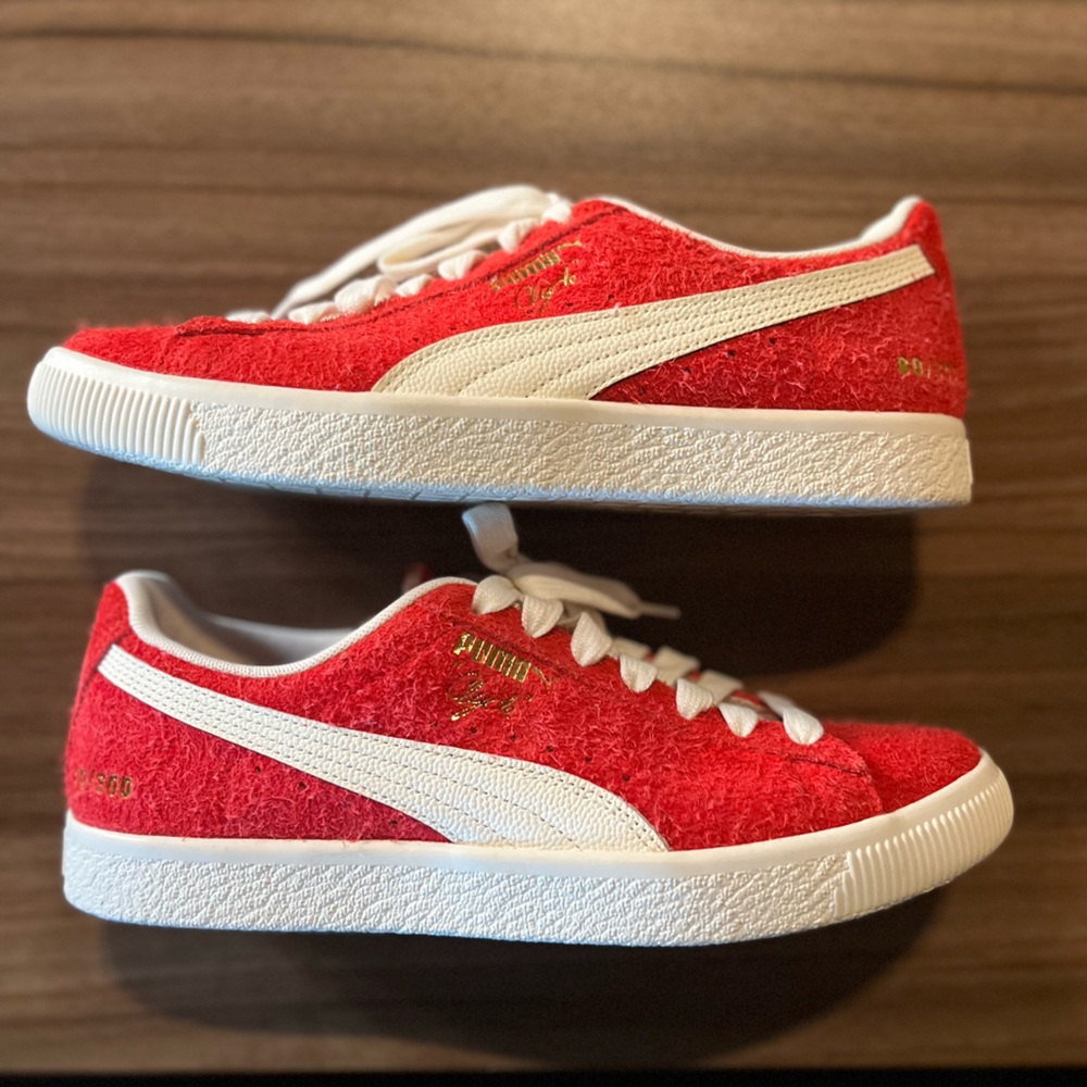Puma x End “Clyde” Size 8. Limited to 300 pairs! #80/300. Puma shoe bag included